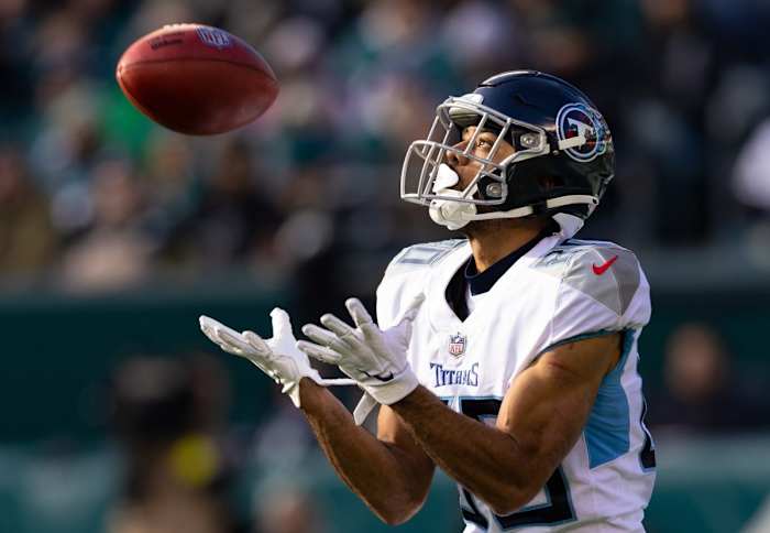 Tennessee Titans wide receiver C.J. Board (80) catches a kick off against the Philadelphia Eagles during the second quarter at Lincoln Financial Field.